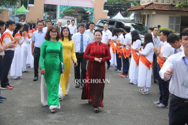 CHỦ TỊCH QUỐC HỘI NGUYỄN THỊ KIM NGÂN DỰ KHAI GIẢNG TẠI TRƯỜNG LÊ HỒNG PHONG